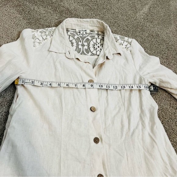 Simply Noelle Linen-Blend Roll-Tab Sleeve Lace Shoulder Button Shirt Size Medium - Picture 13 of 15